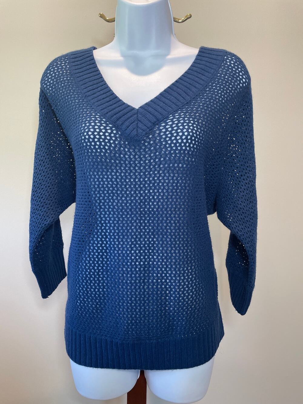 Express Sheer Knit Long‑Sleeve Top – Size L – Blue – V‑Neck